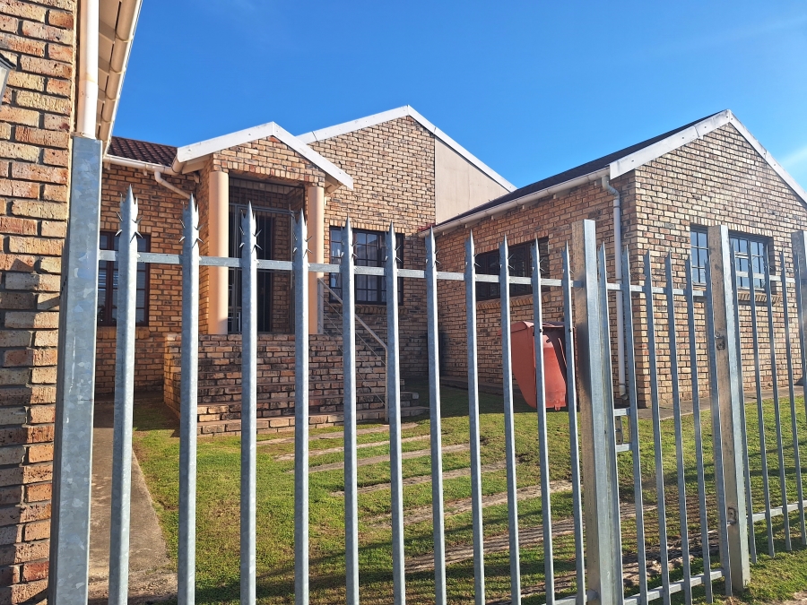 3 Bedroom Property for Sale in Strelitzia Park Eastern Cape